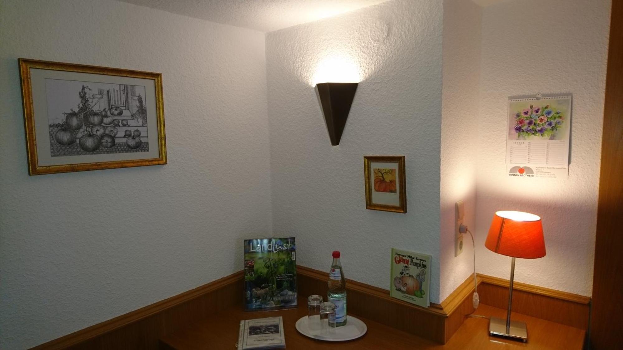 เพนชั่น ลันด์เฮาส์ ฟิชเชอร์ Hotel Massweiler ภายนอก รูปภาพ